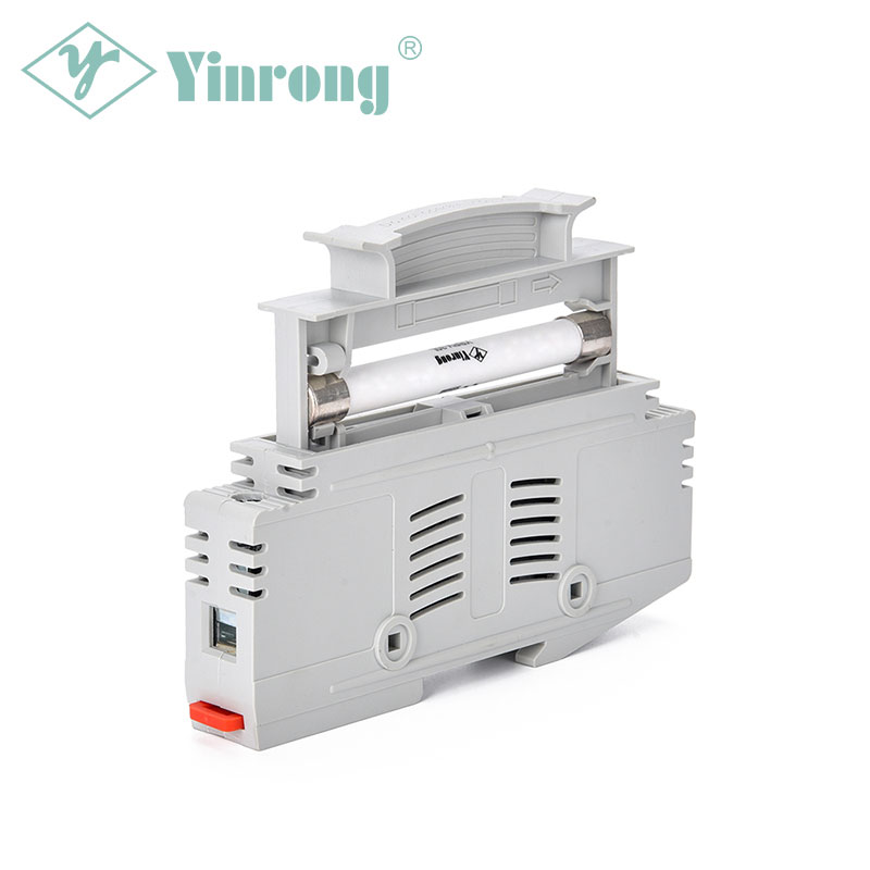Napa 1500VDC 30A 10 × 85mm Solar PV DIN Rail Fuse Holder minangka Komponen Keamanan Kritis kanggo Sistem Tenaga Surya Modern